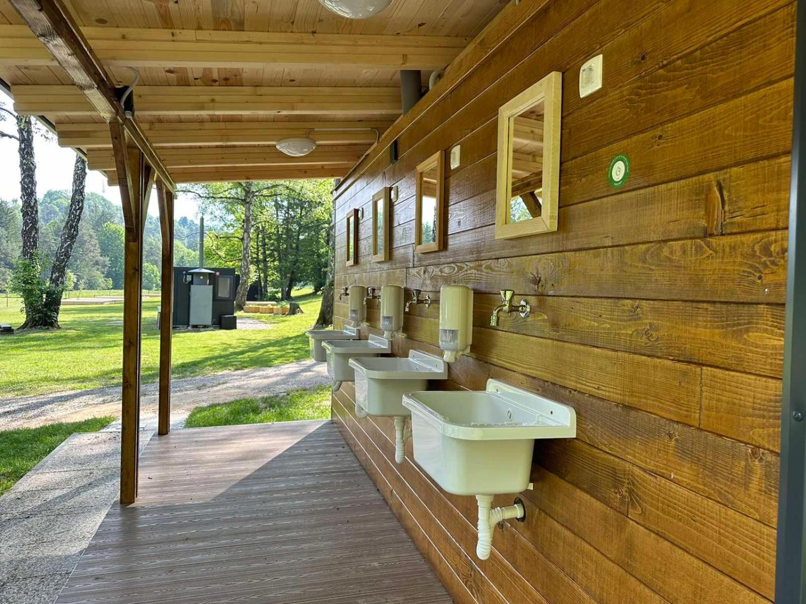 Eco River Camp - Pitches 라도블리차 외부 사진